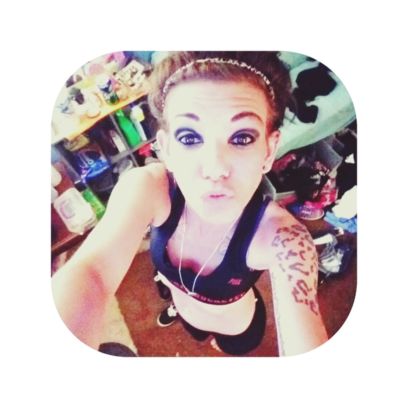 Meet your Posher, Rachel - Picture 1 of 1